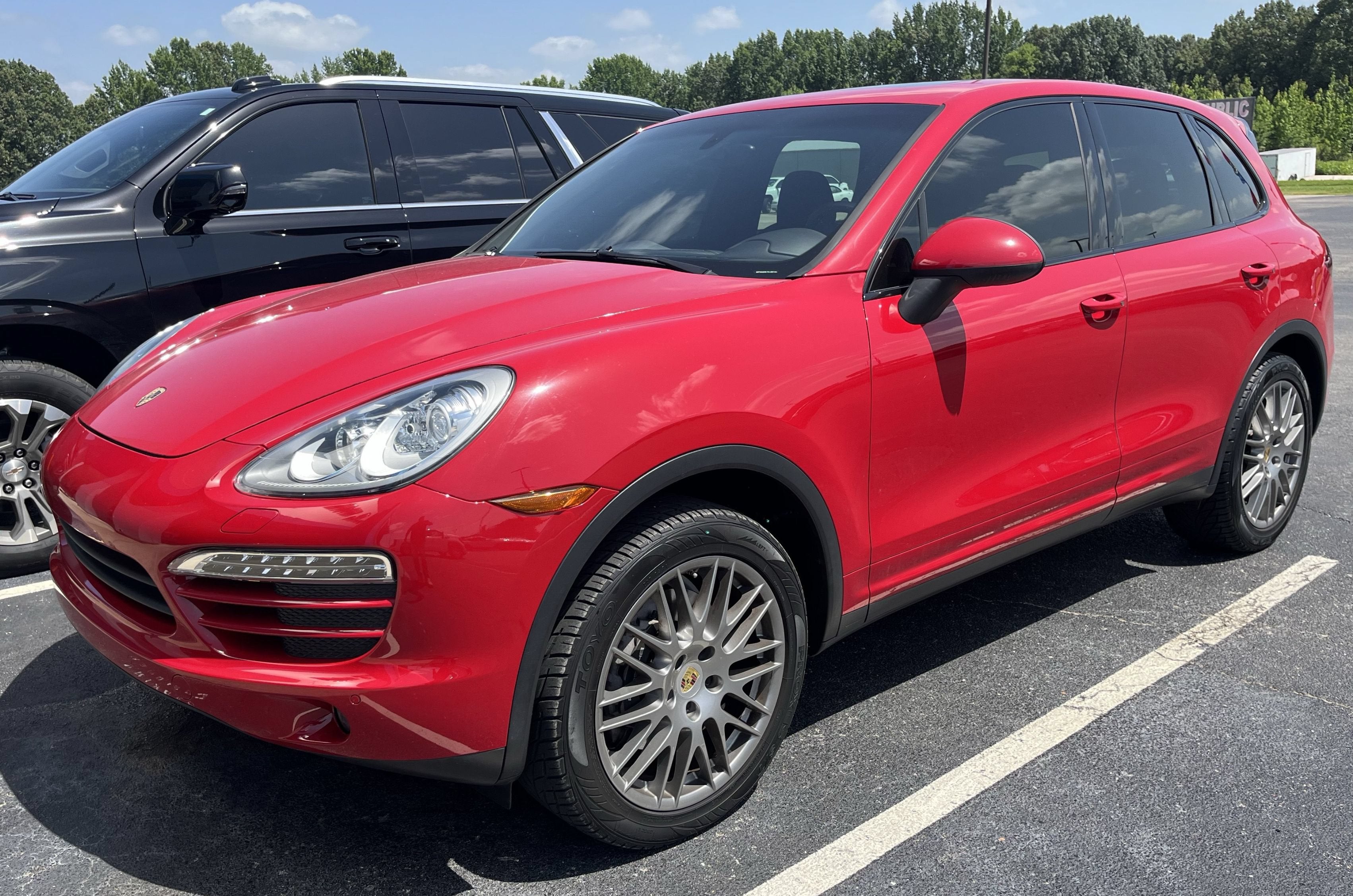 2014 Porsche Cayenne Base in Red — front three-quarter view